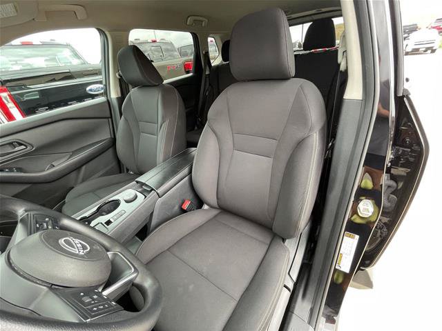 Used 2024 Nissan Rogue S AWD/4WD image 18