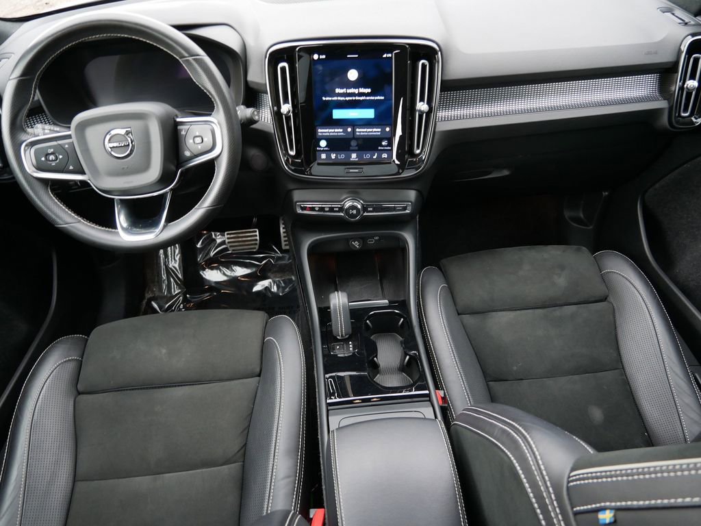 Used 2021 Volvo XC40 P8 Recharge w/ Advanced Package image 13