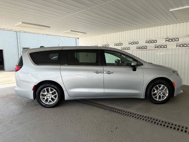 Used 2023 Chrysler Voyager LX FWD image 24