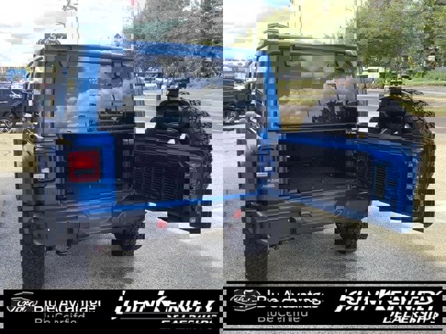 Used 2022 Jeep Wrangler Sport image 10