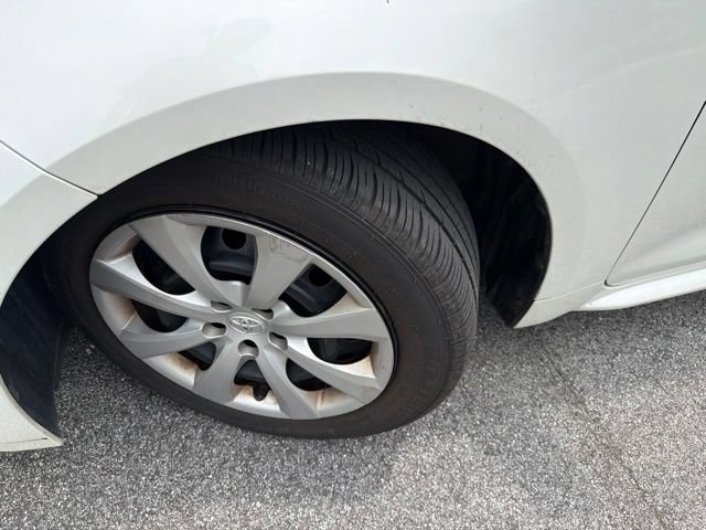 Used 2020 Toyota Corolla LE FWD image 4
