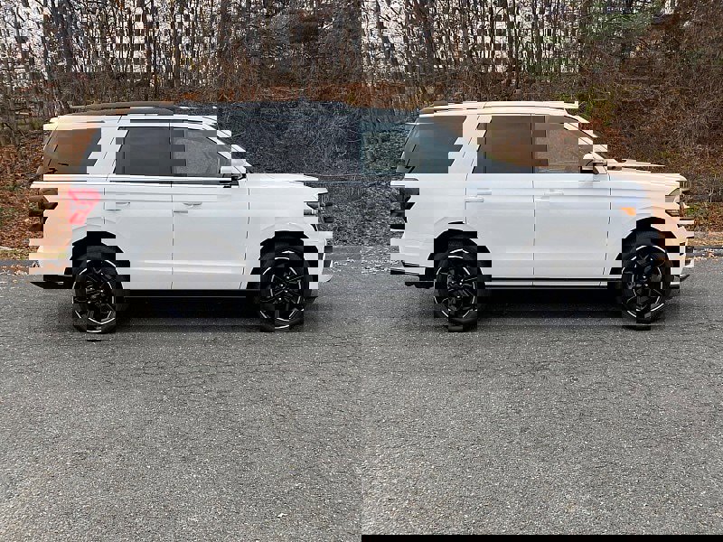 Certified 2023 Ford Expedition Limited image 5