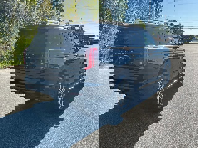 Certified 2025 Ford Expedition Active image 5