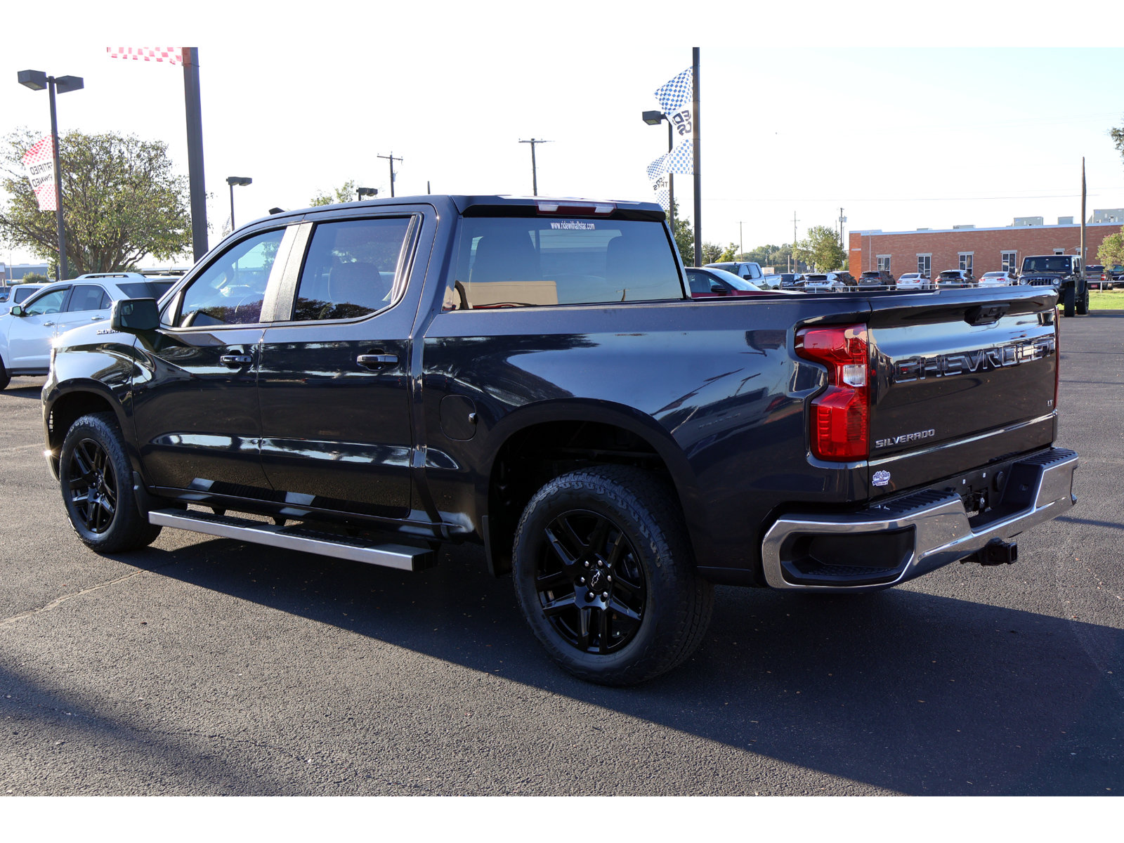 Used 2024 Chevrolet Silverado 1500 LT RWD image 16