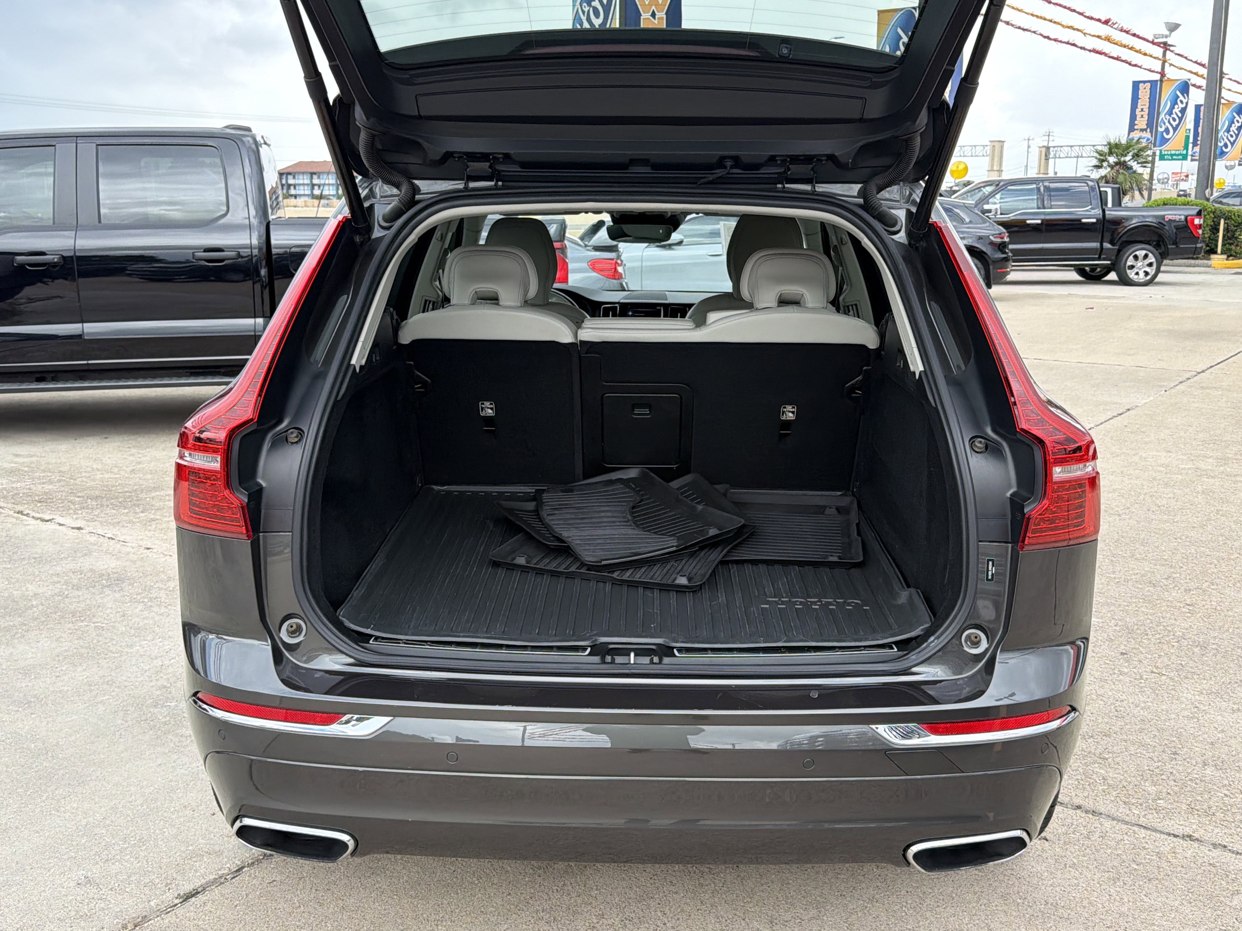 Used 2021 Volvo XC60 T5 Inscription FWD image 9