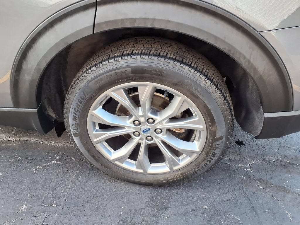 Certified 2021 Ford Explorer XLT w/ Equipment Group 202A AWD/4WD image 30