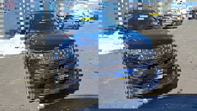 Used 2022 Jeep Compass Latitude w/ Sun and Sound Group image 12