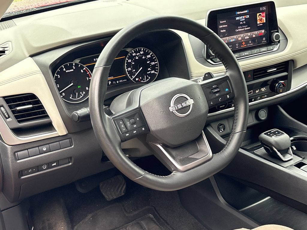 Used 2025 Nissan Rogue SV AWD/4WD image 4