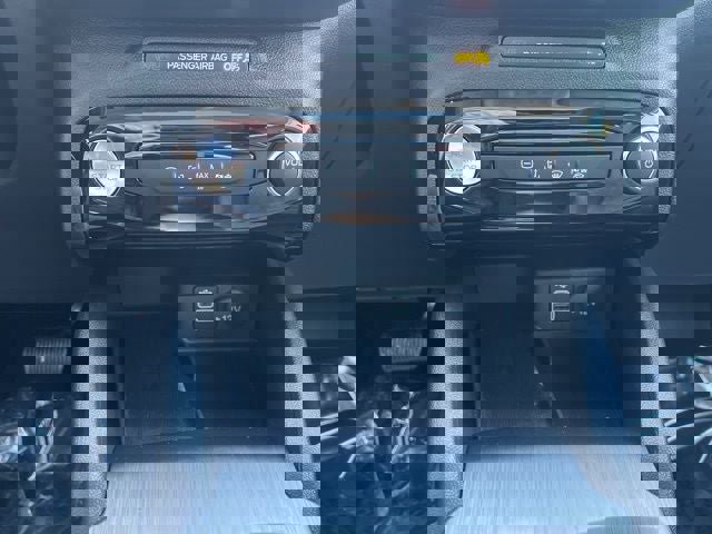 Certified 2025 Ford Escape Platinum image 36