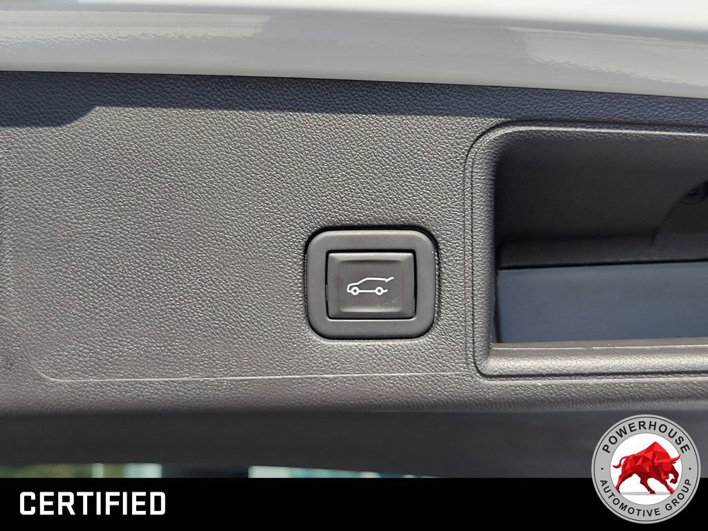 Used 2023 GMC Terrain SLE w/ Driver Convenience Package image 14