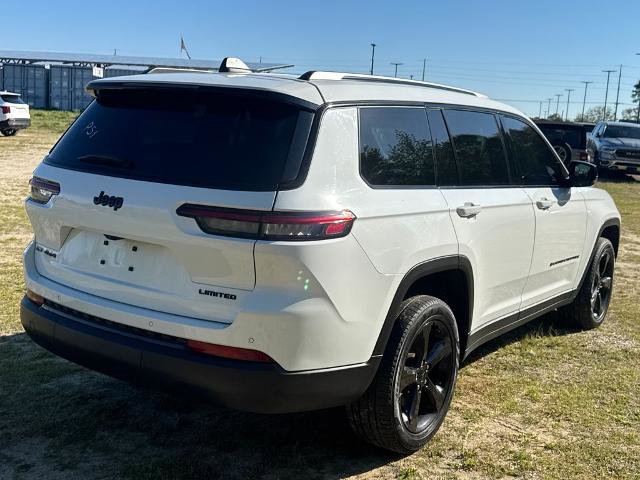 Used 2023 Jeep Grand Cherokee L Limited w/ Black Appearance Package AWD/4WD image 17