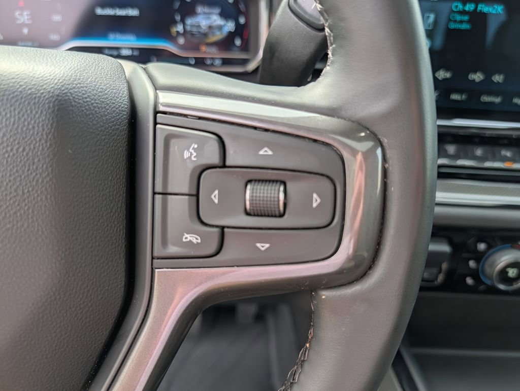 Used 2025 Chevrolet Silverado 2500 ZR2 w/ Technology Package AWD/4WD image 9
