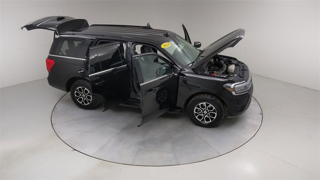 Certified 2024 Ford Expedition XLT image 50