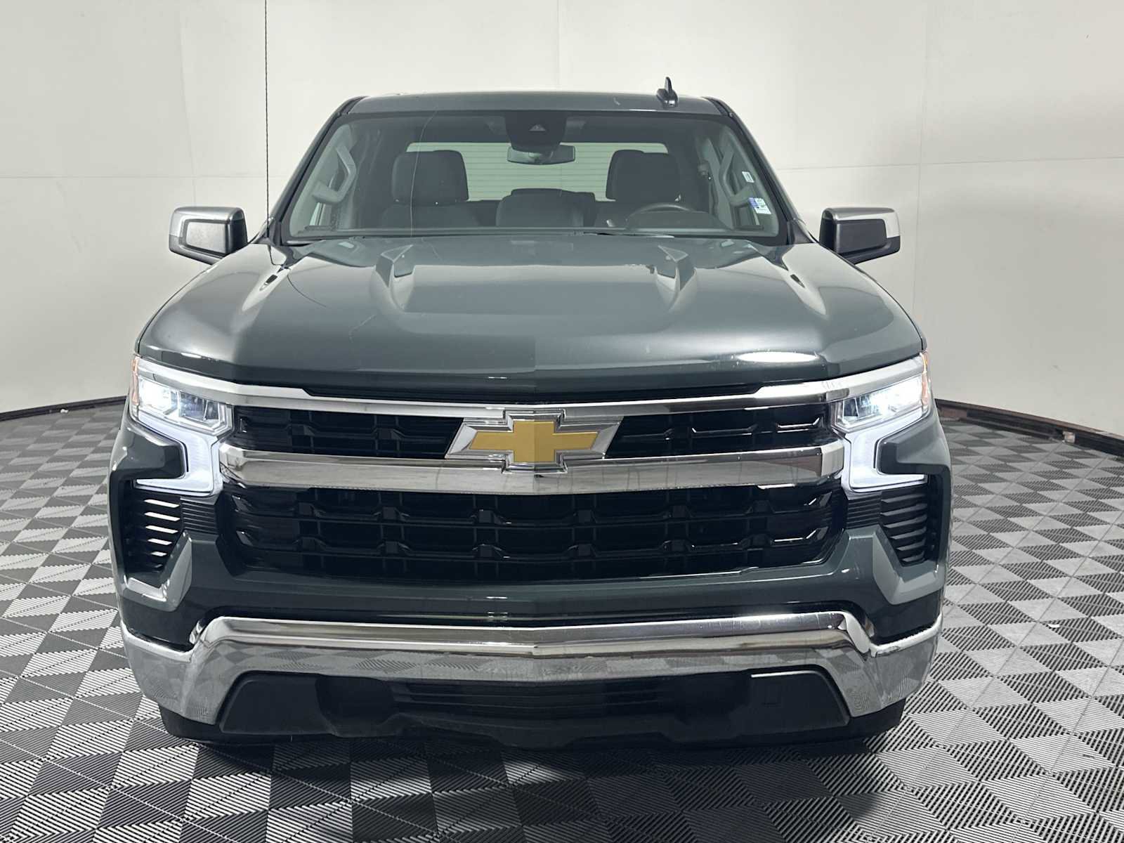 Used 2025 Chevrolet Silverado 1500 LT image 6