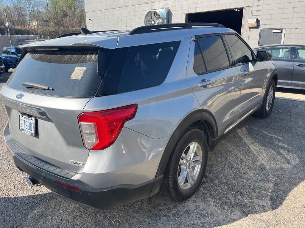 Certified 2022 Ford Explorer XLT w/ Equipment Group 202A image 7