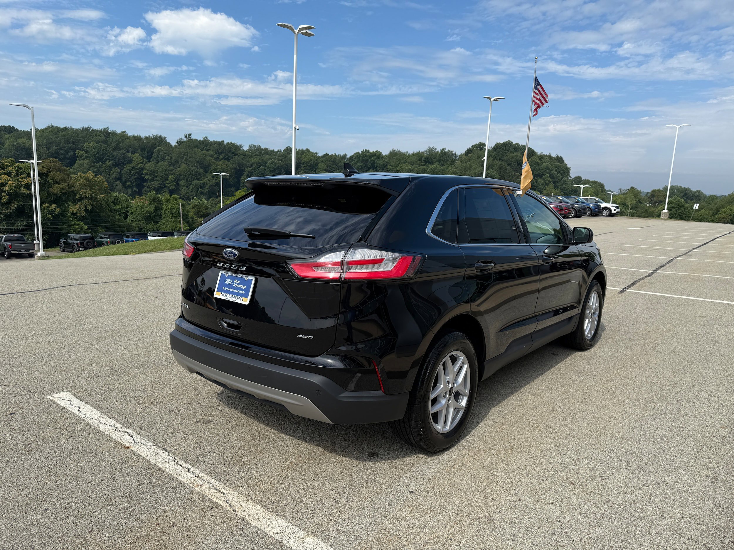 Certified 2024 Ford Edge SEL w/ Convenience Package AWD/4WD image 4
