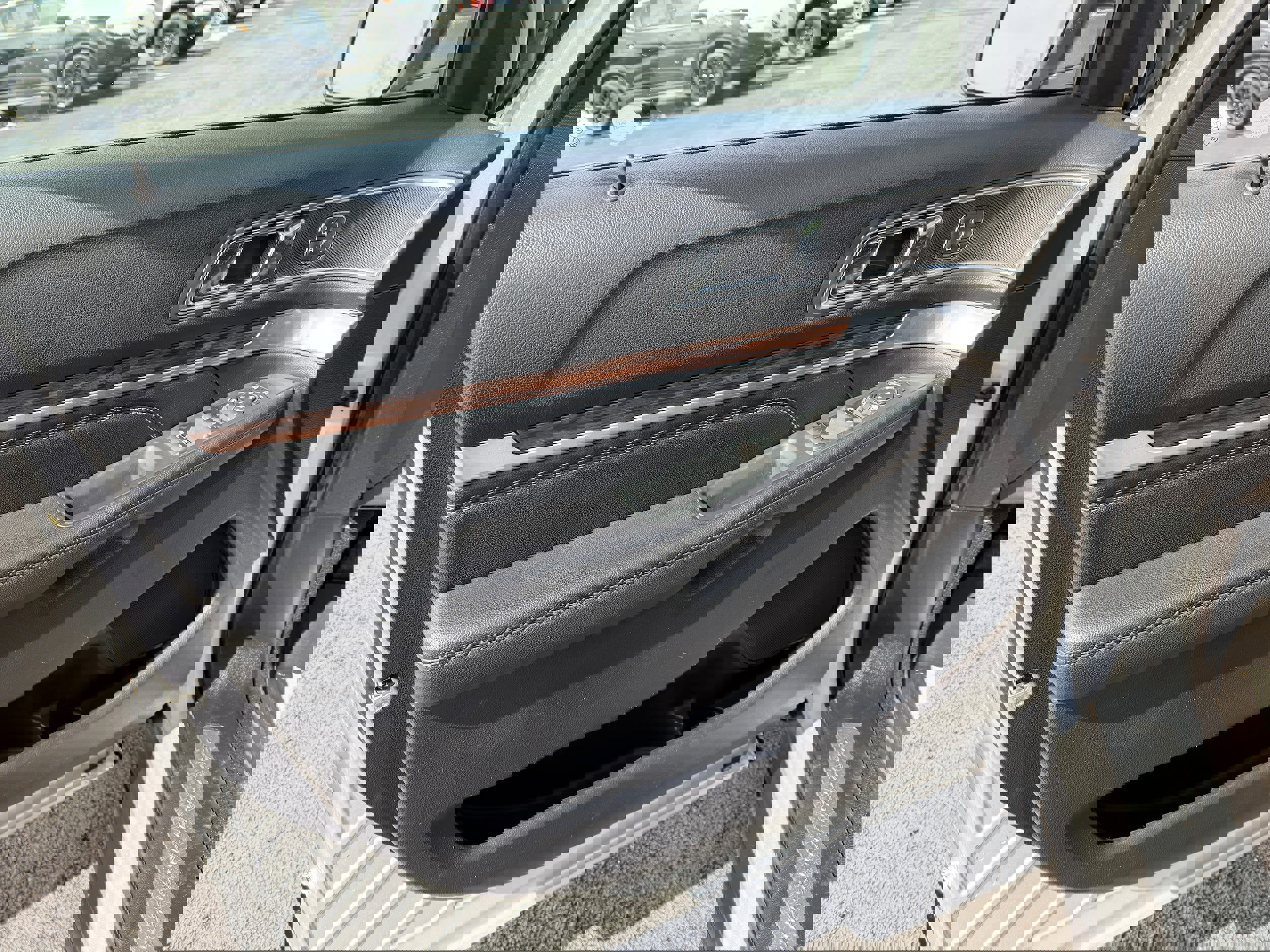 Certified 2019 Ford Explorer Limited w/ Class III Trailer Tow Package image 21