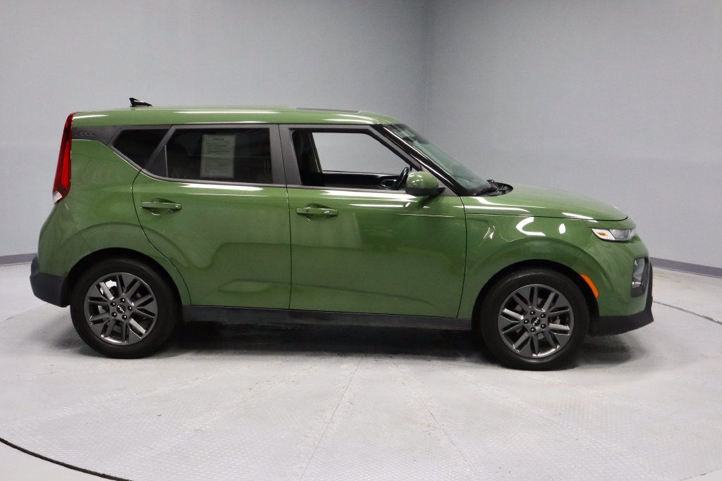 Used 2022 Kia Soul EX FWD image 12
