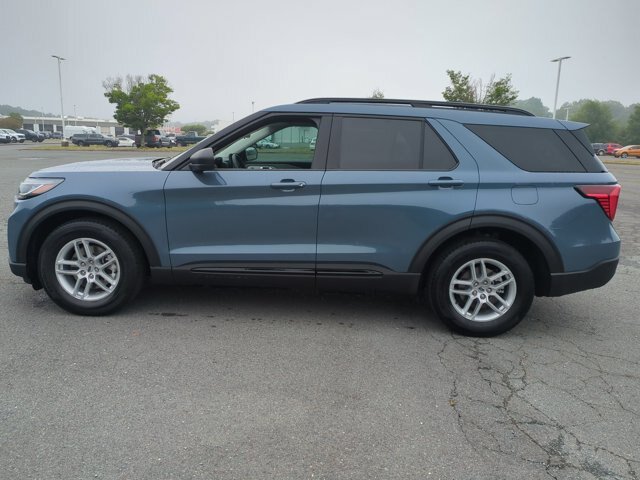 Certified 2026 Ford Explorer Active w/ Active Comfort Package RWD image 7