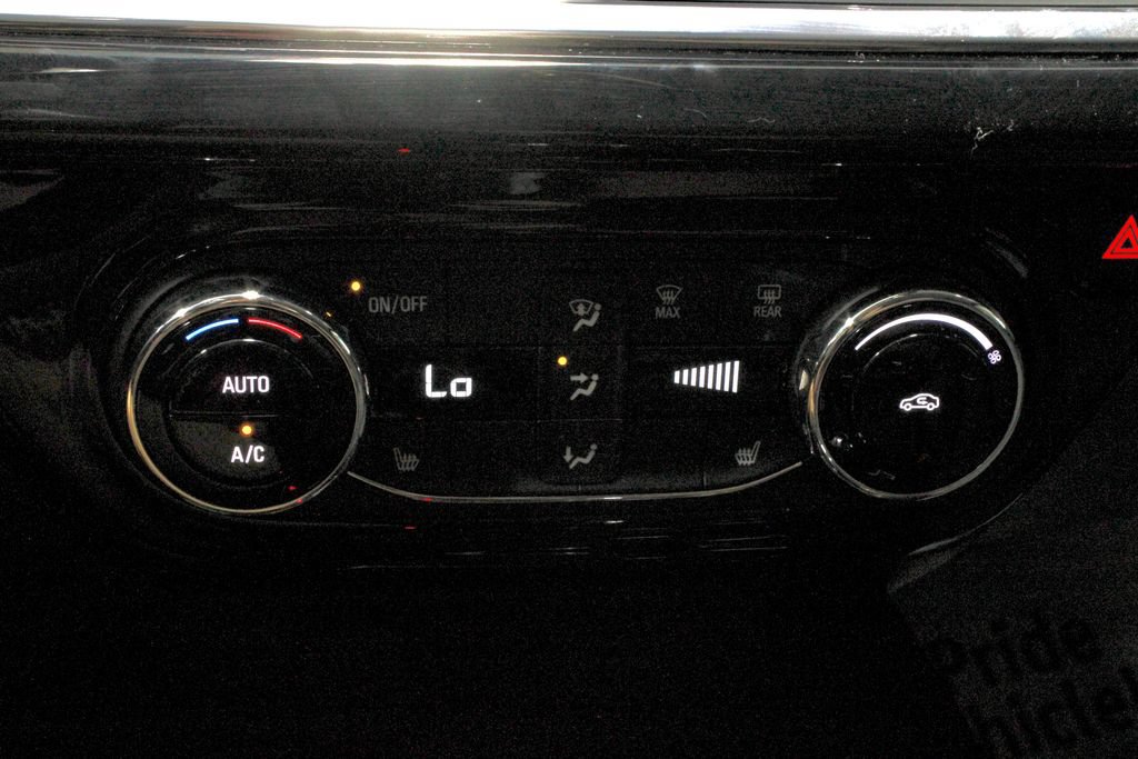Used 2025 Chevrolet Trax ACTIV w/ Driver Confidence Package FWD image 29