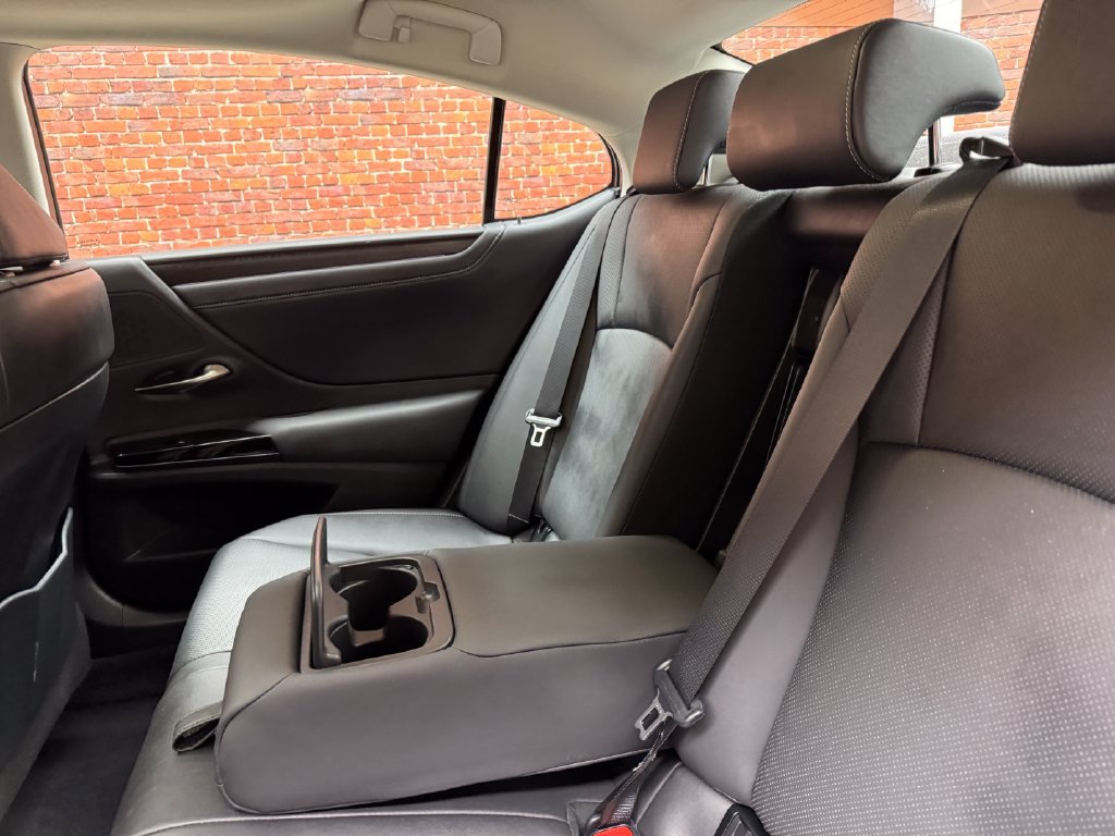 Used 2023 Lexus ES 300h w/ Premium Package FWD image 12