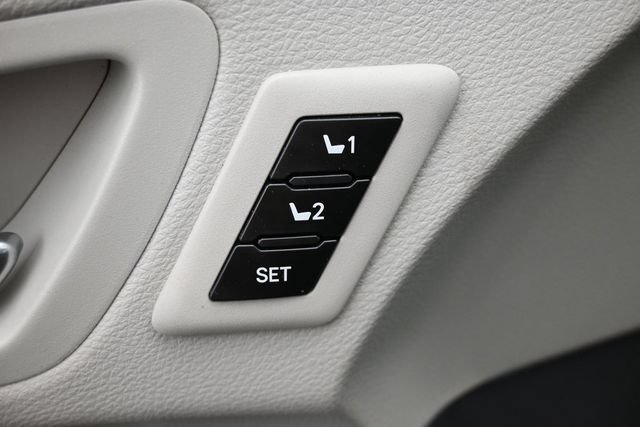 Used 2021 Toyota Sienna Limited FWD image 15