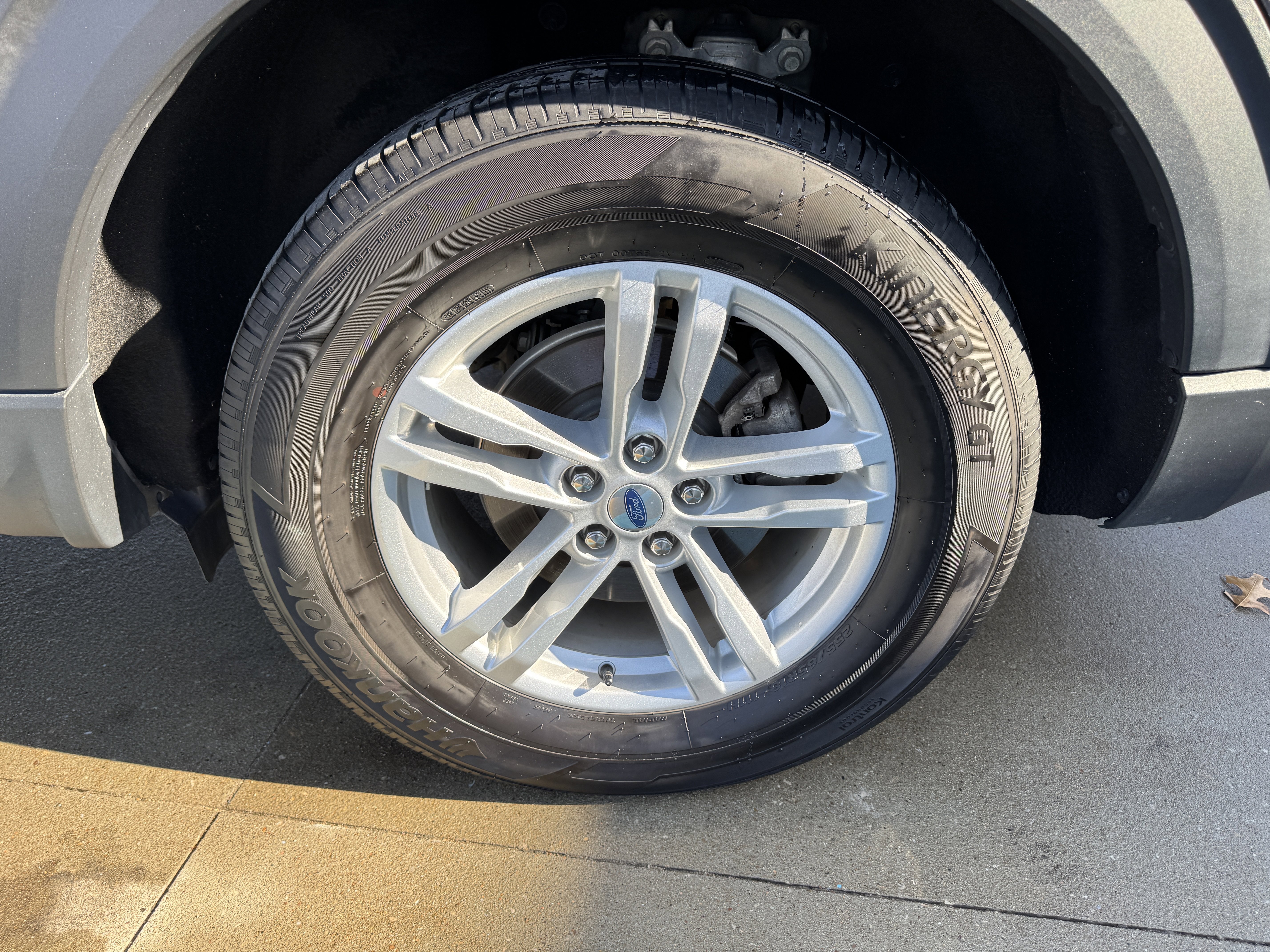 Certified 2022 Ford Explorer XLT w/ Equipment Group 202A image 6