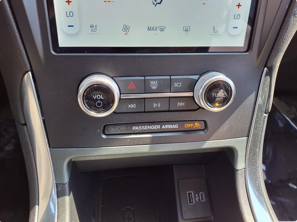 Certified 2024 Ford Edge Titanium AWD/4WD image 14