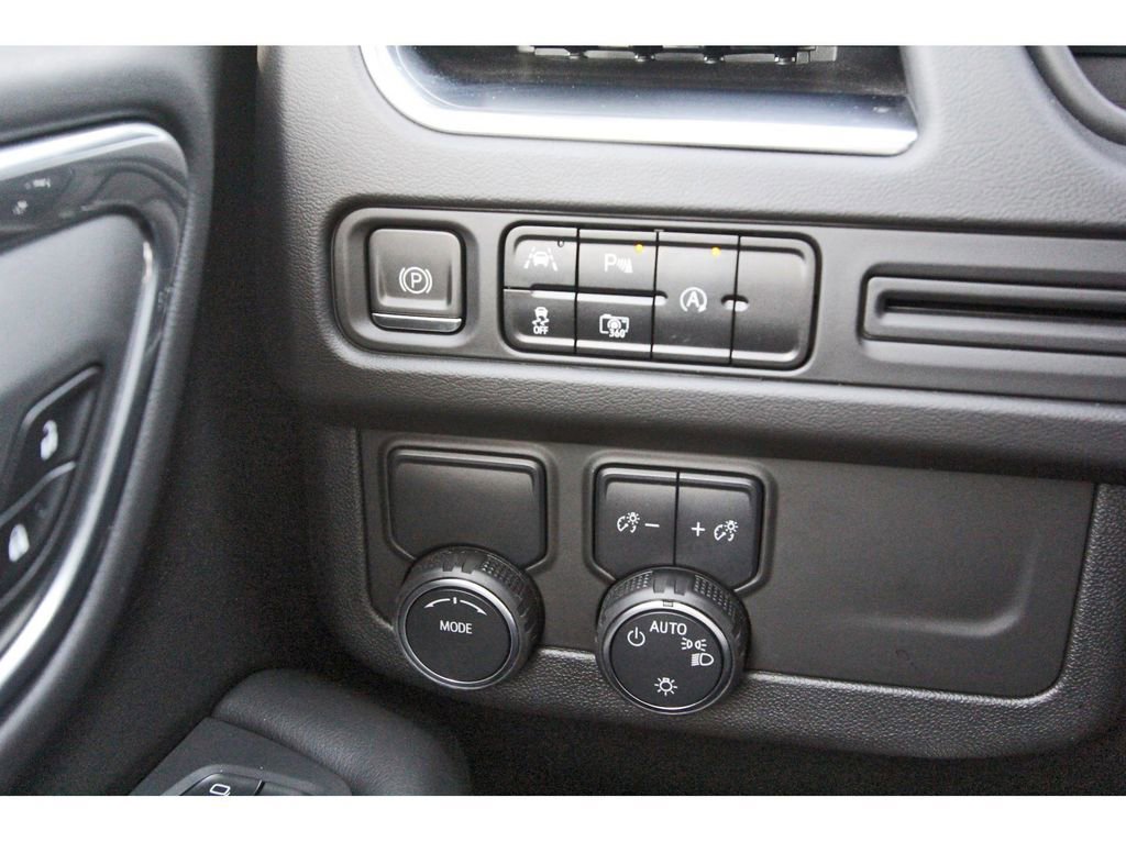 Used 2023 Chevrolet Tahoe LT w/ Luxury Package image 21