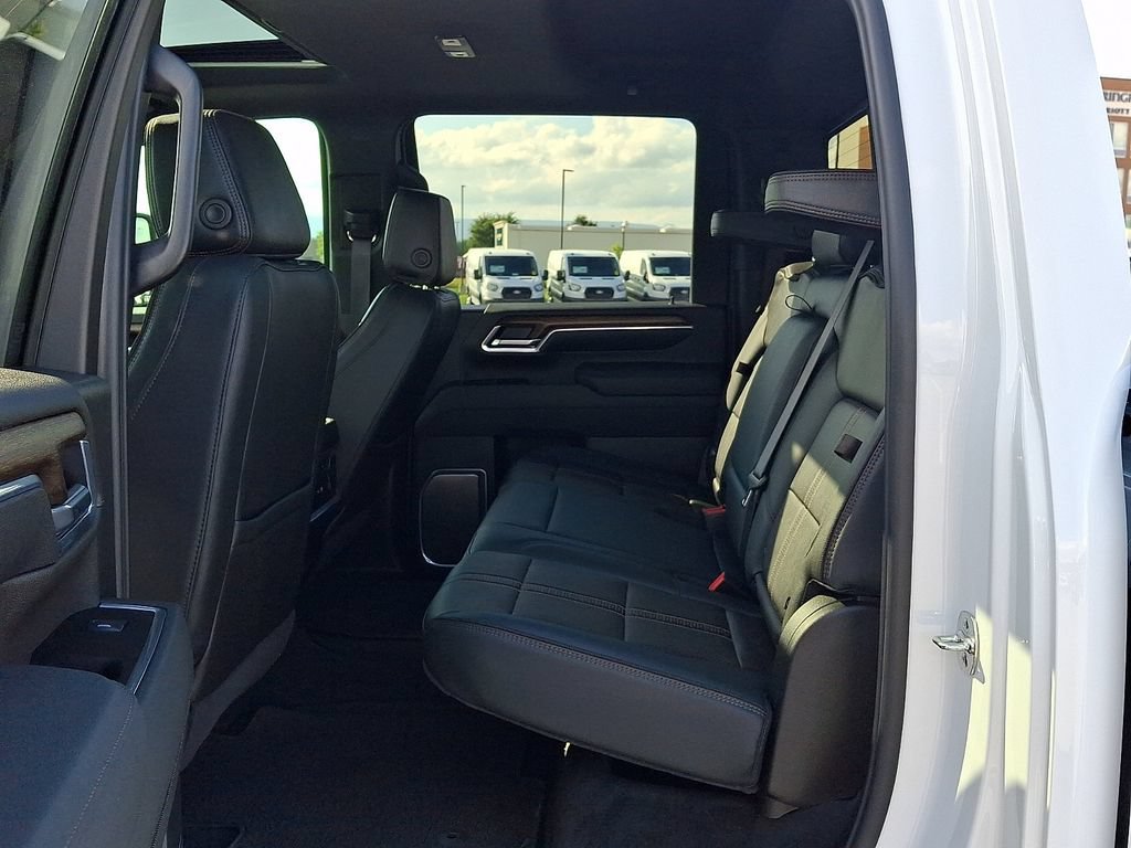 Used 2026 Chevrolet Silverado 3500 High Country w/ High Country Premium Package AWD/4WD image 11