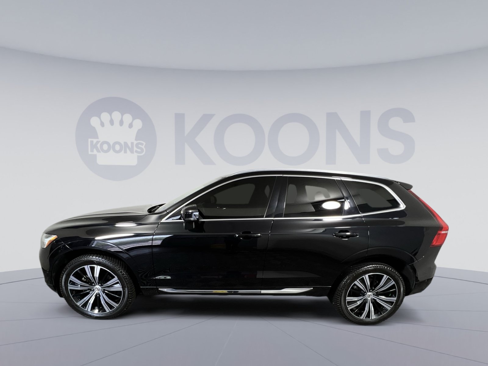 Used 2023 Volvo XC60 B5 Plus AWD/4WD image 7