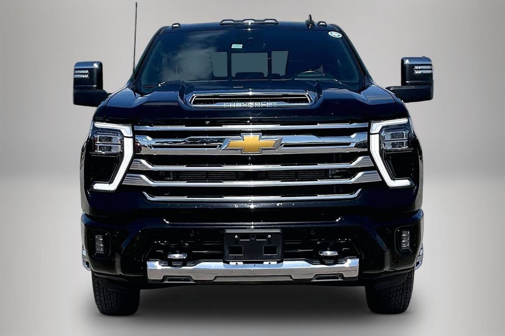 Used 2024 Chevrolet Silverado 3500 High Country w/ Technology Package AWD/4WD image 3