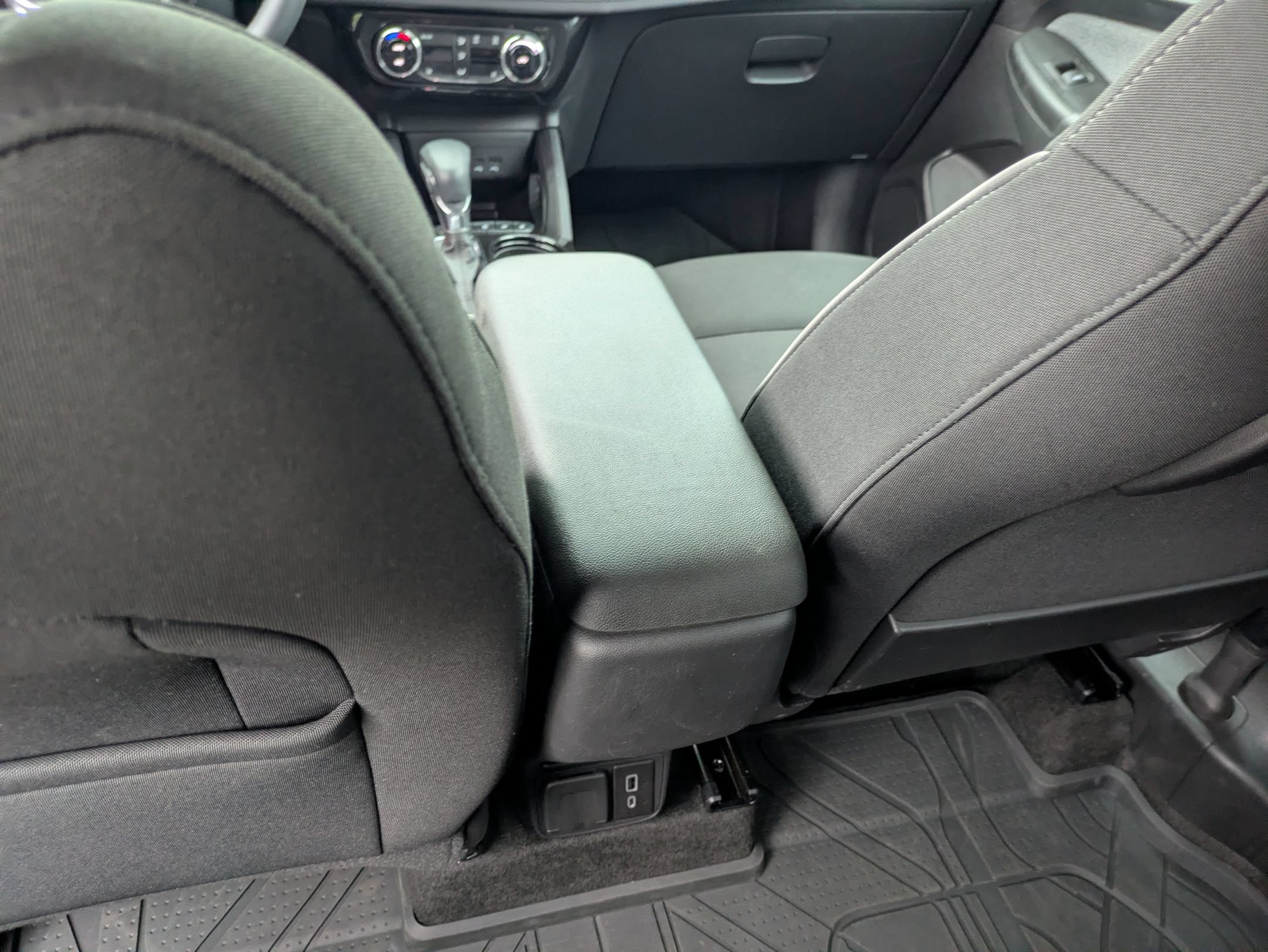 Used 2024 Chevrolet TrailBlazer LT w/ Convenience Package FWD image 30