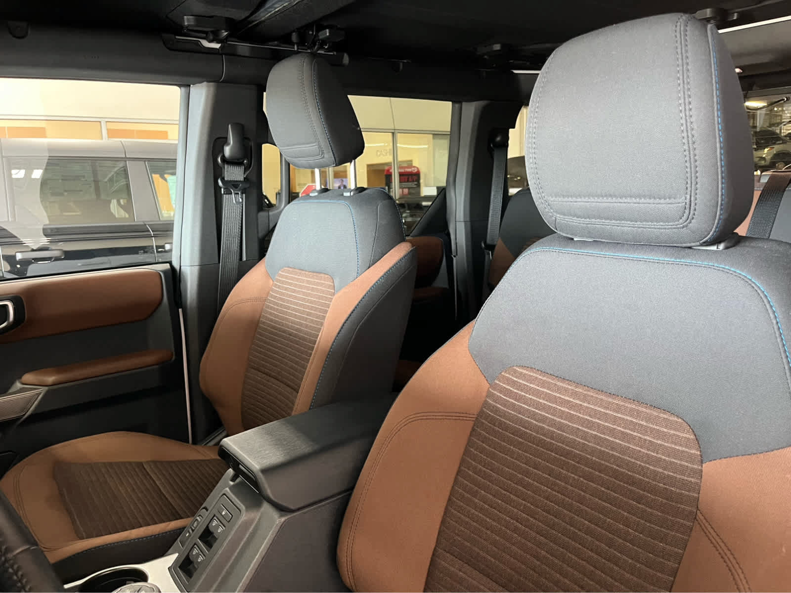 Certified 2023 Ford Bronco Outer Banks w/ Sasquatch Package AWD/4WD image 17