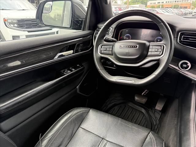 Used 2022 Jeep Wagoneer Series III AWD/4WD image 12