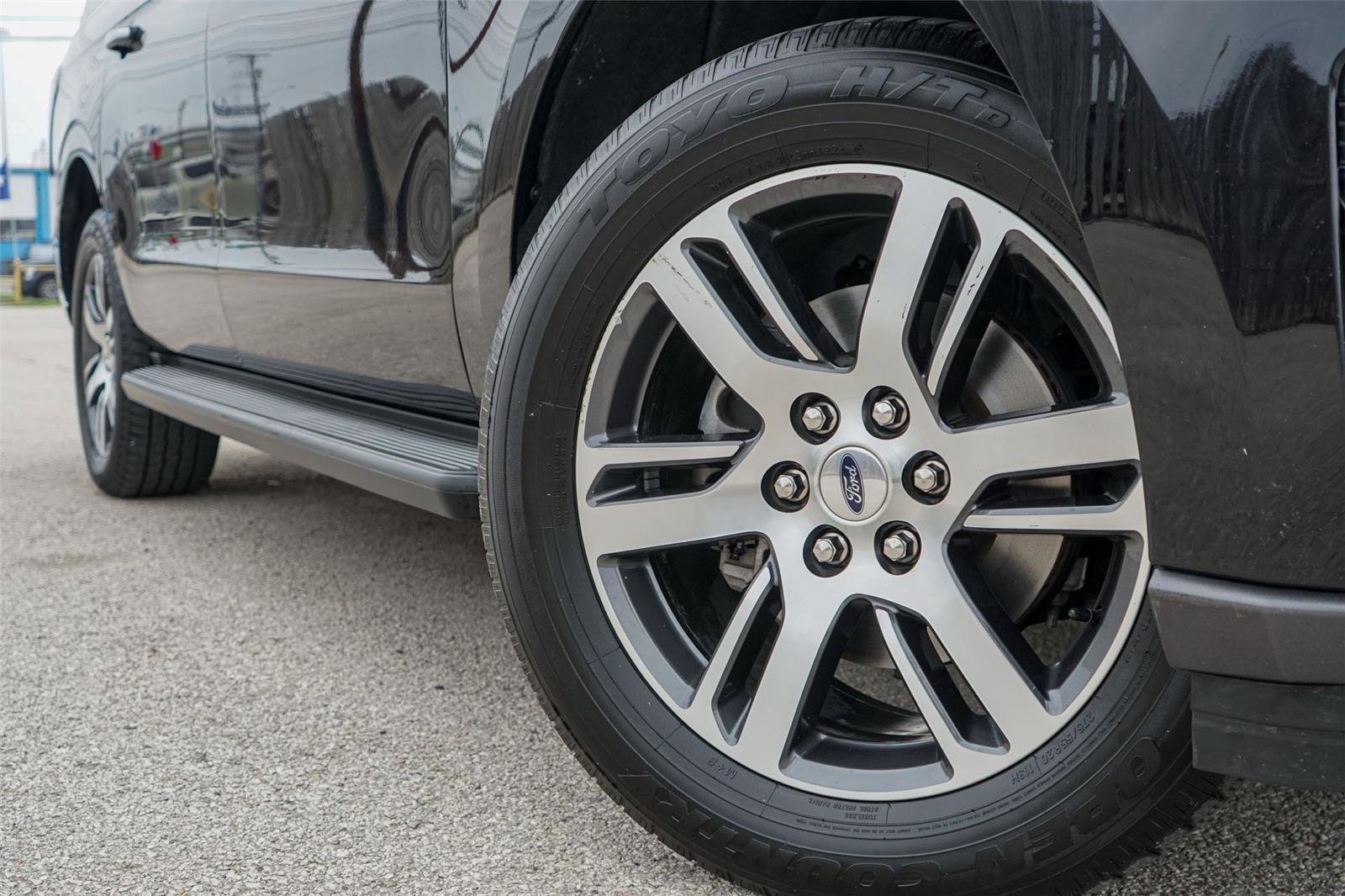 Certified 2024 Ford Expedition Max Limited RWD image 2
