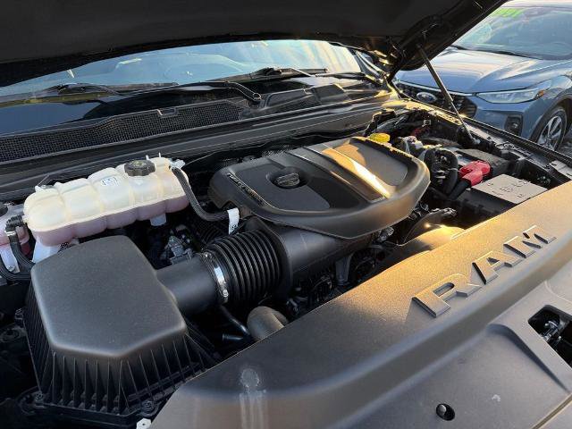 Used 2025 RAM 1500 Laramie w/ Sport Appearance Package AWD/4WD image 19