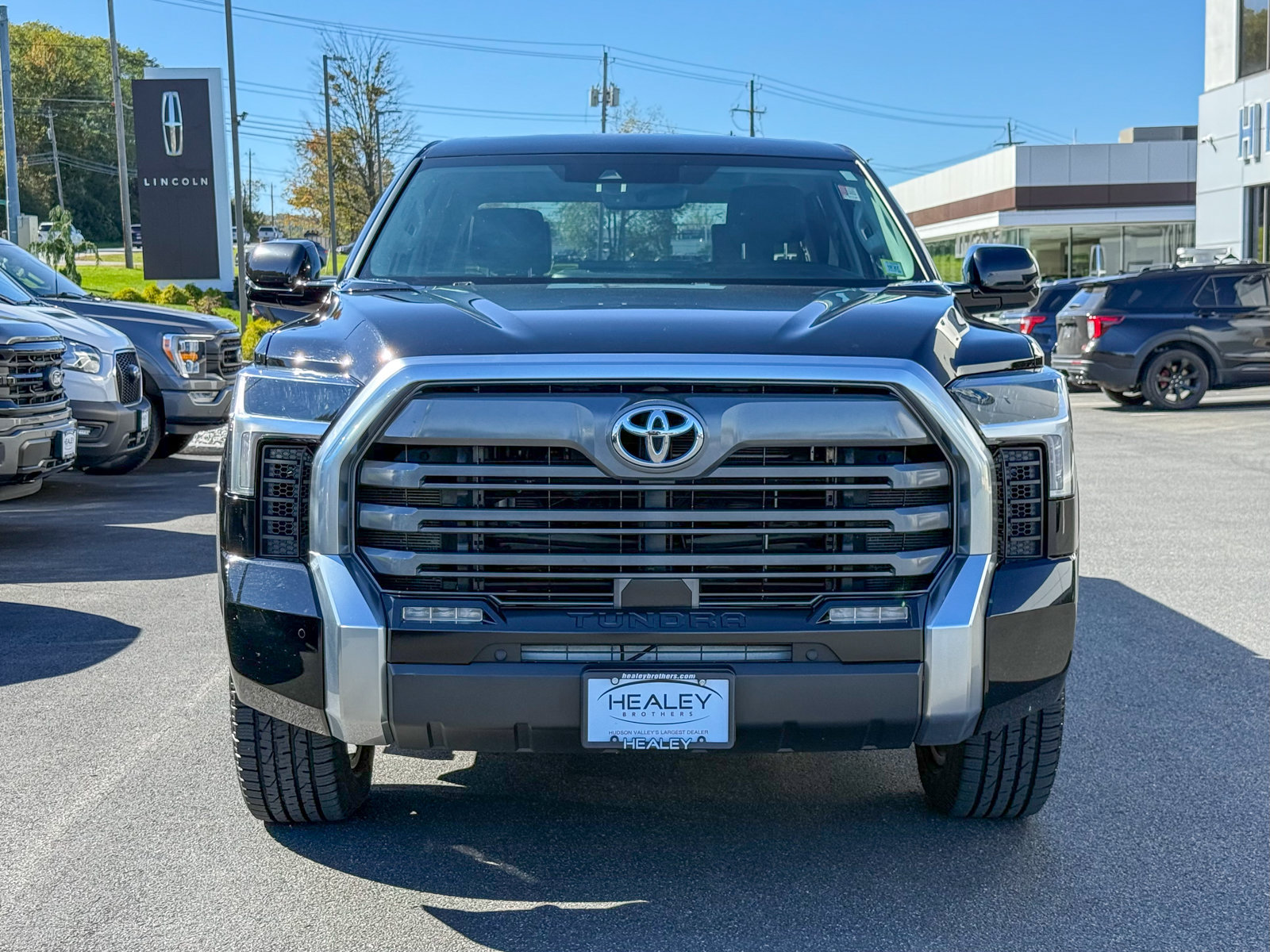 Used 2023 Toyota Tundra Limited w/ Power Package AWD/4WD image 2