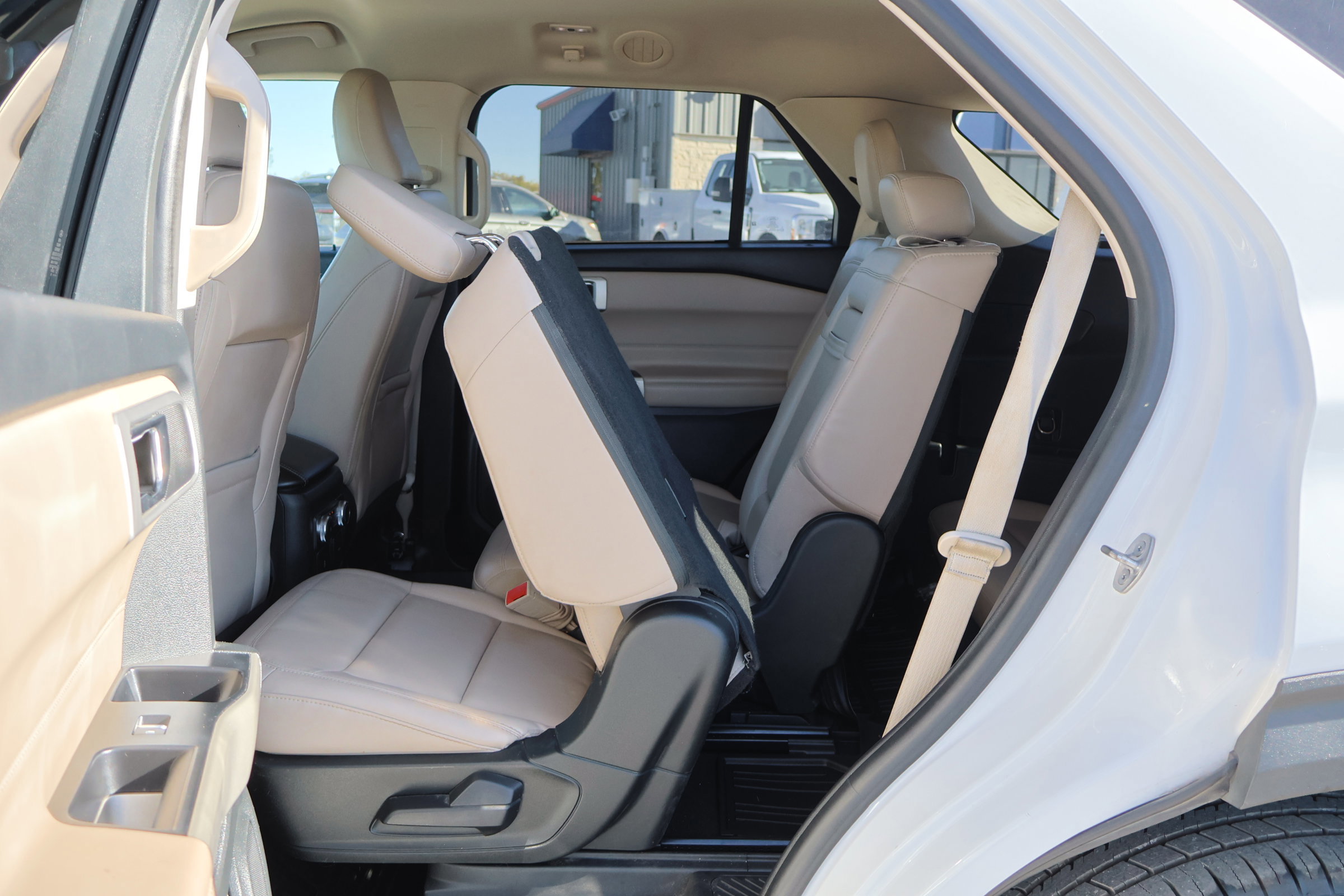 Certified 2022 Ford Explorer XLT w/ Equipment Group 202A image 32