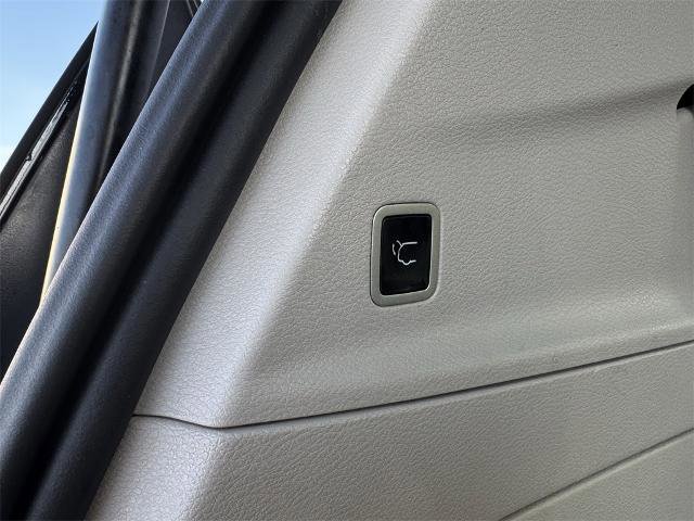 Used 2024 Chrysler Pacifica Touring-L image 10