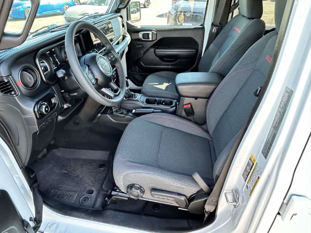 Used 2026 Jeep Wrangler Unlimited Rubicon AWD/4WD image 17