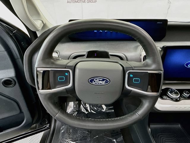 Certified 2025 Ford Expedition Active AWD/4WD image 11
