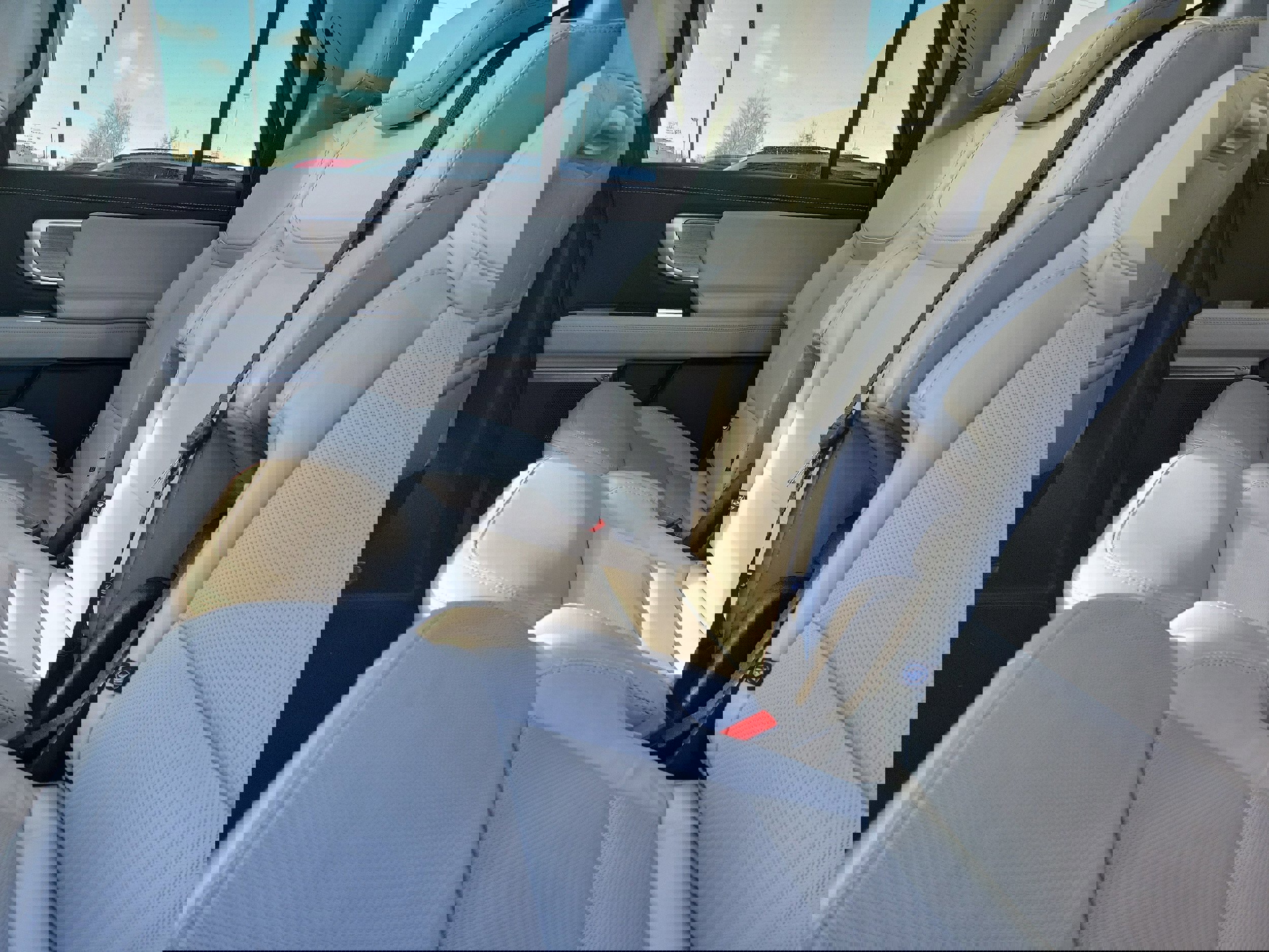 Certified 2025 Ford Expedition Max Platinum image 14