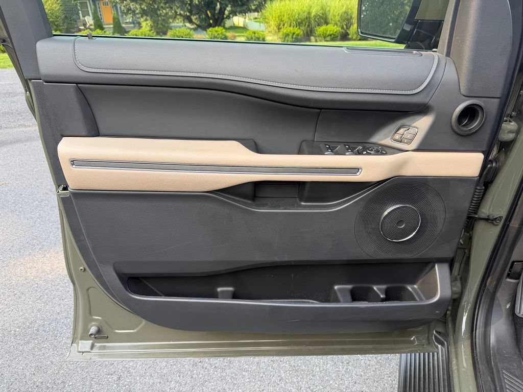 Certified 2024 Ford Expedition XLT AWD/4WD image 13