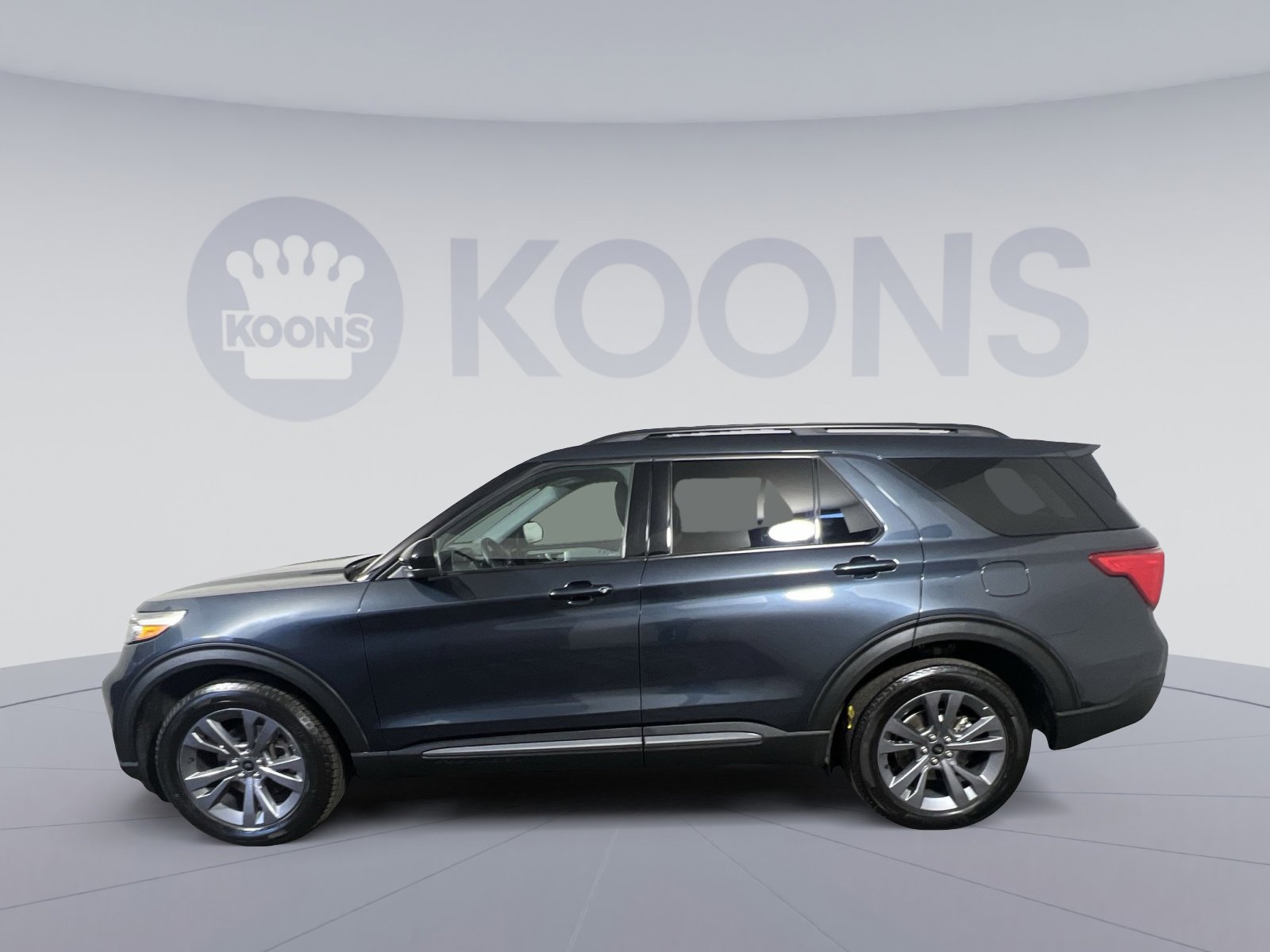 Certified 2022 Ford Explorer XLT w/ Equipment Group 202A image 2