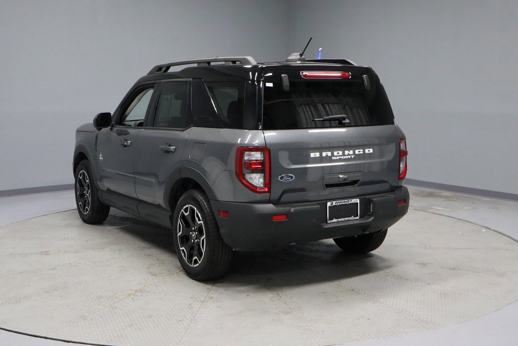 Certified 2025 Ford Bronco Sport Outer Banks w/ Outer Banks Tech Package+ image 3