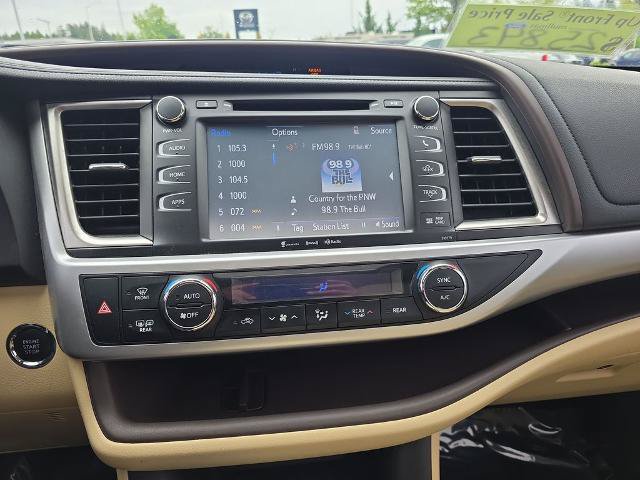 Used 2018 Toyota Highlander XLE w/ Carpet Mat Package (TMS) FWD image 27