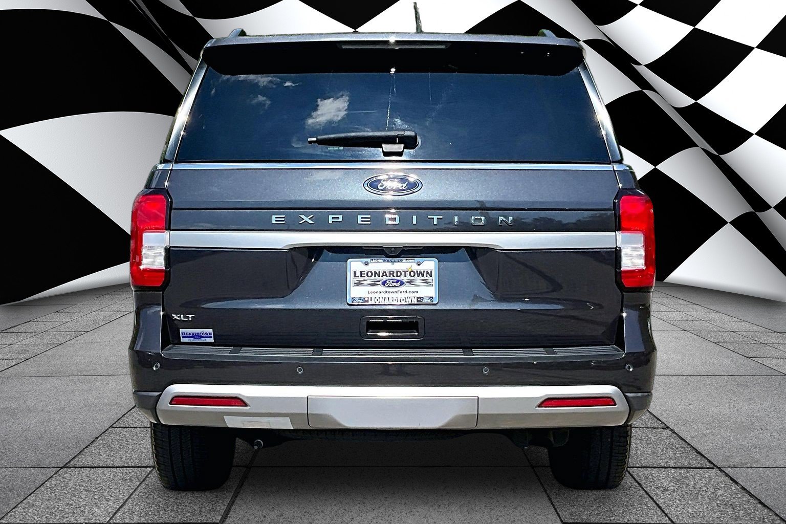Certified 2024 Ford Expedition XLT AWD/4WD image 4