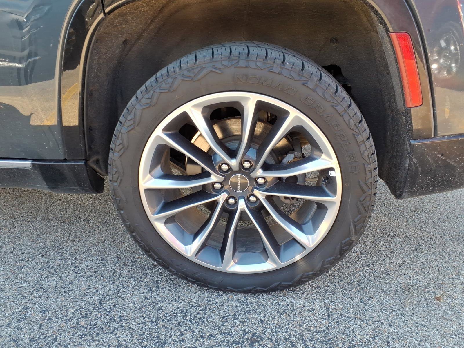 Used 2024 Jeep Wagoneer Series III w/ Premium Group I image 6