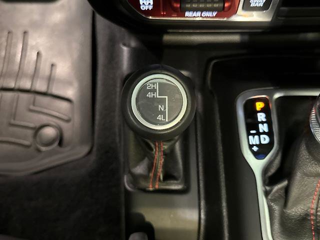 Used 2020 Jeep Wrangler Unlimited Rubicon w/ Dual Top Group AWD/4WD image 28